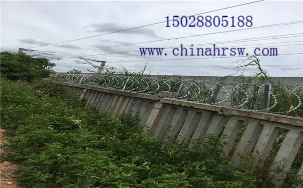 高鐵刺絲滾籠 高鐵刺絲滾籠