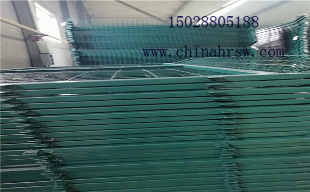 監(jiān)獄防護(hù)網(wǎng)生產(chǎn)中 監(jiān)獄防護(hù)網(wǎng)生產(chǎn)中