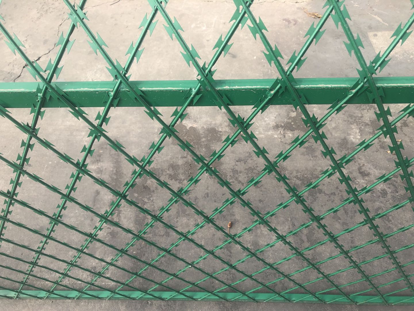 噴塑刀片刺繩 噴塑刀片刺繩