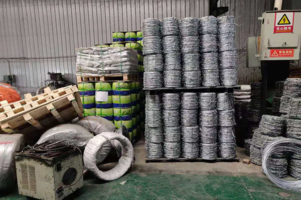 牧場(chǎng)安裝刺繩 牧場(chǎng)安裝刺繩